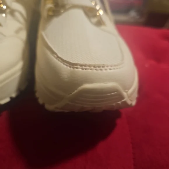 Shoedazzle Womens Sz 8.5 Lacricia Chunky Sole Modern Sneakers Bone  Gold Accents - Picture 3 of 12